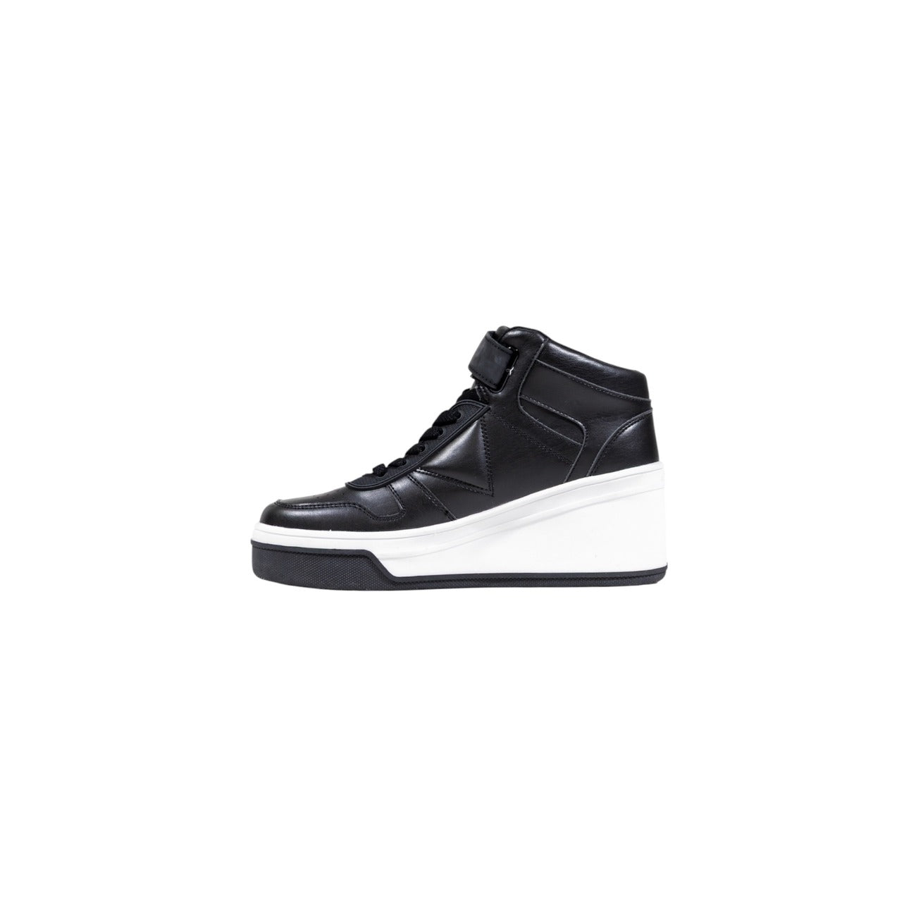 Sneakers Guess Rubeka Nere; Suola Platform 7 cm. Chiusura a strappo logata, tomaia in poliuretano, interno in tessuto. Sneaker bicolore alta e confortevole, ideale per look urban dinamici.