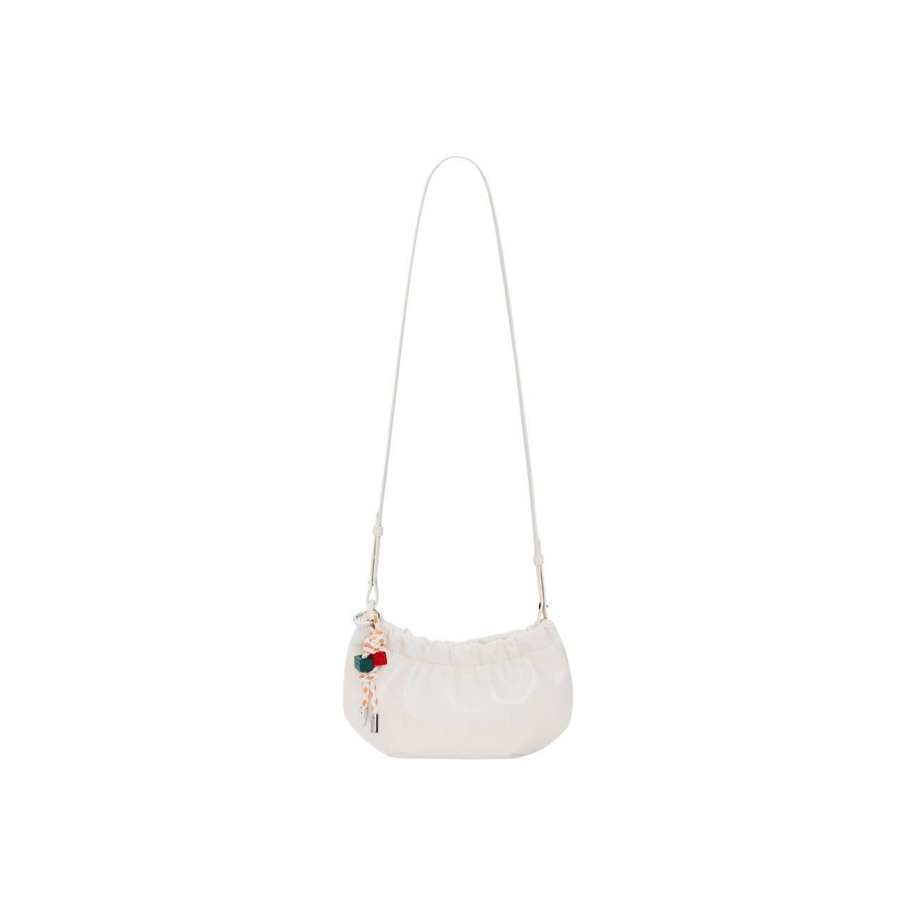 Portafoglio Bandoliera SS26; effetto pelle, logo inciso, tracolla extra-lunga (195 cm). Manico rimovibile, charm portacarte, tasca interna zip. Design Barcellona, versatile e contemporaneo. Vista frontale 