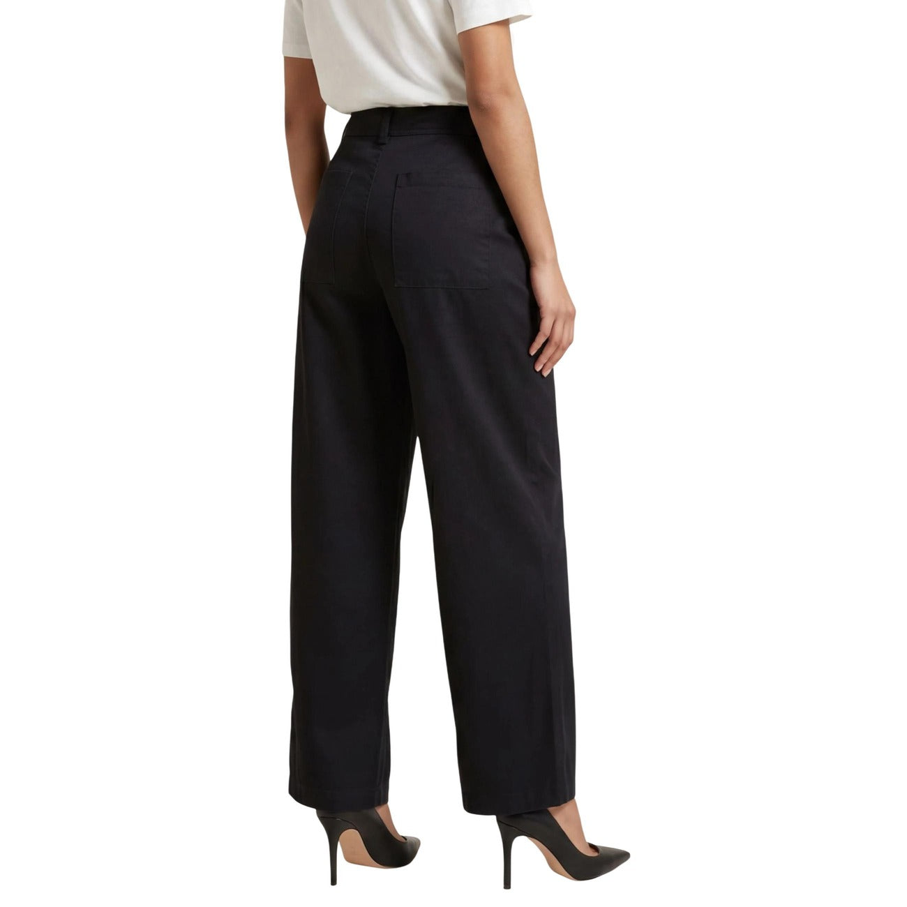 Pantaloni neri barrel fit JDY Selma, 100% cotone a vita alta con gamba ampia; pantalone regular strutturato con passanti per cintura, perfetto per outfit casual ed eleganti. Vista posteriore 