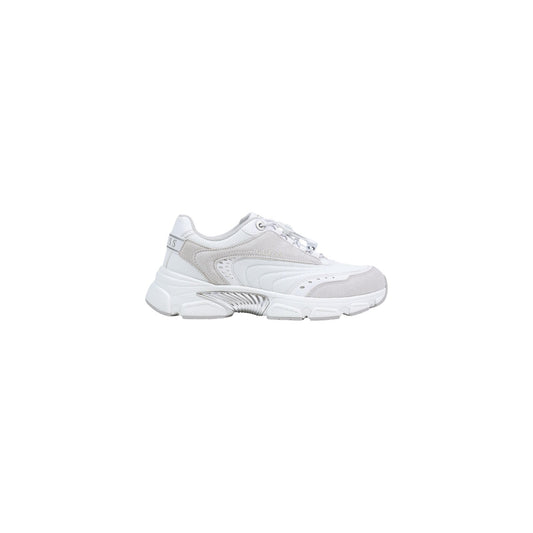 Guess sneakers bianche IMERI Realizzate in 78% poliestere e 22% poliuretano, queste scarpe sono leggere ma resistenti