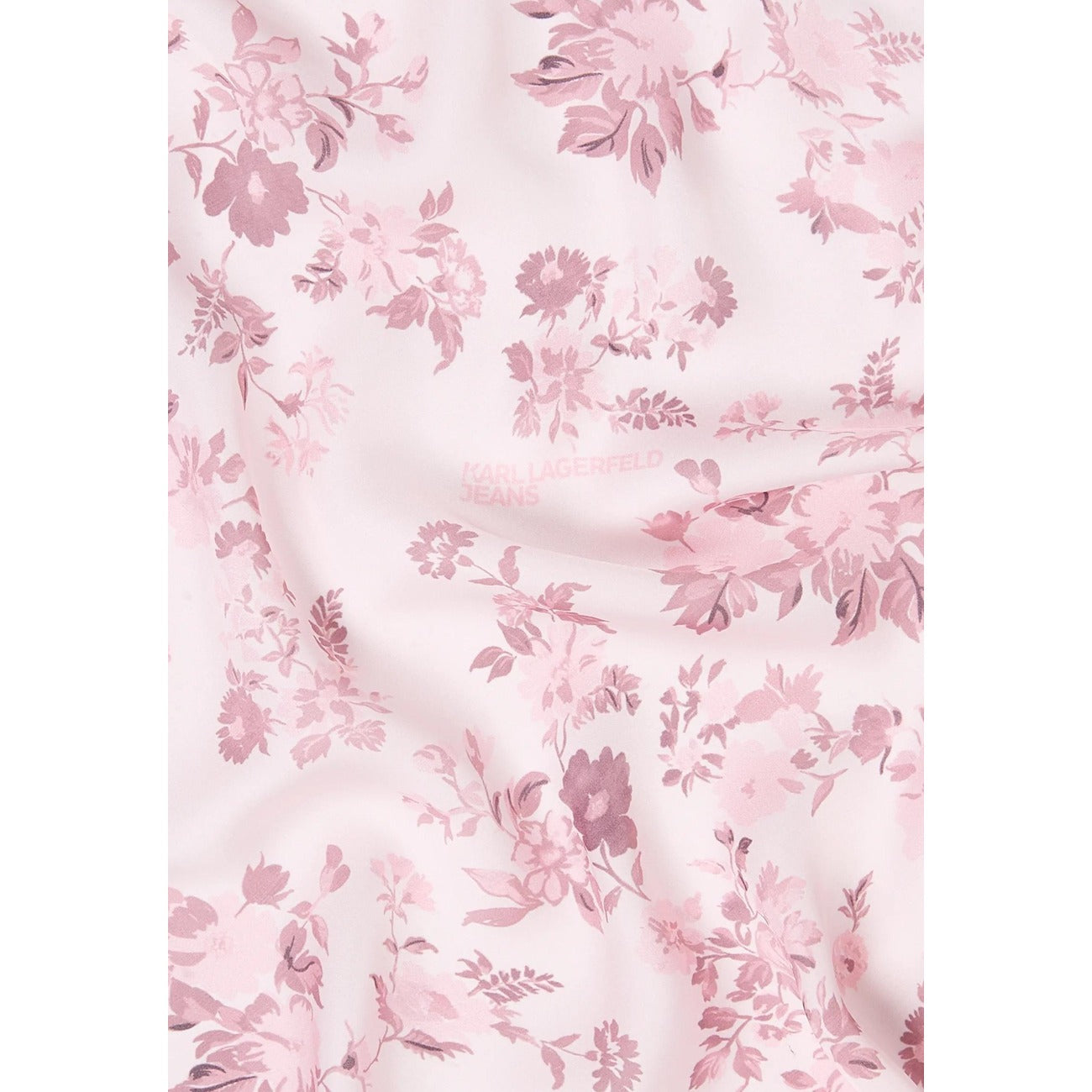 Foulard Fiori Karl Lagerfeld; 100% Poliestere. Stampa floreale, 55x55 cm, bordo a righe logato. Sciarpa quadrata leggera, resistente e versatile per la stagione PE26. Dettaglio fiori 