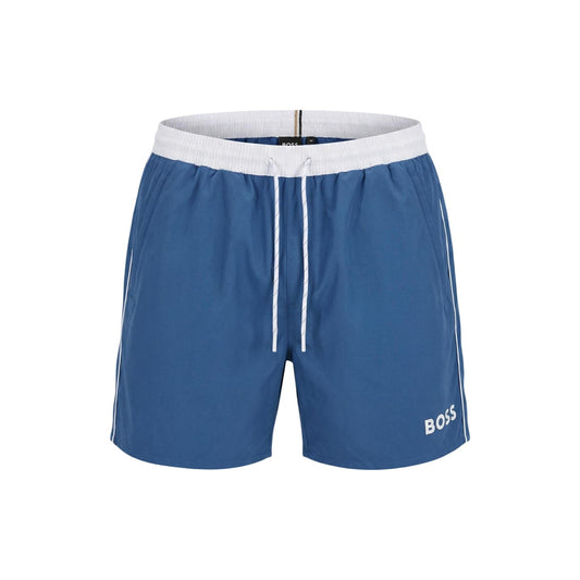 Boss Starfish Swim Shorts 10259586; 100% poliestere riciclato, vestibilità regolabile. L'essenziale Boss per uno stile mare sostenibile e raffinato. Colore azzurro. Vista frontale Stesa