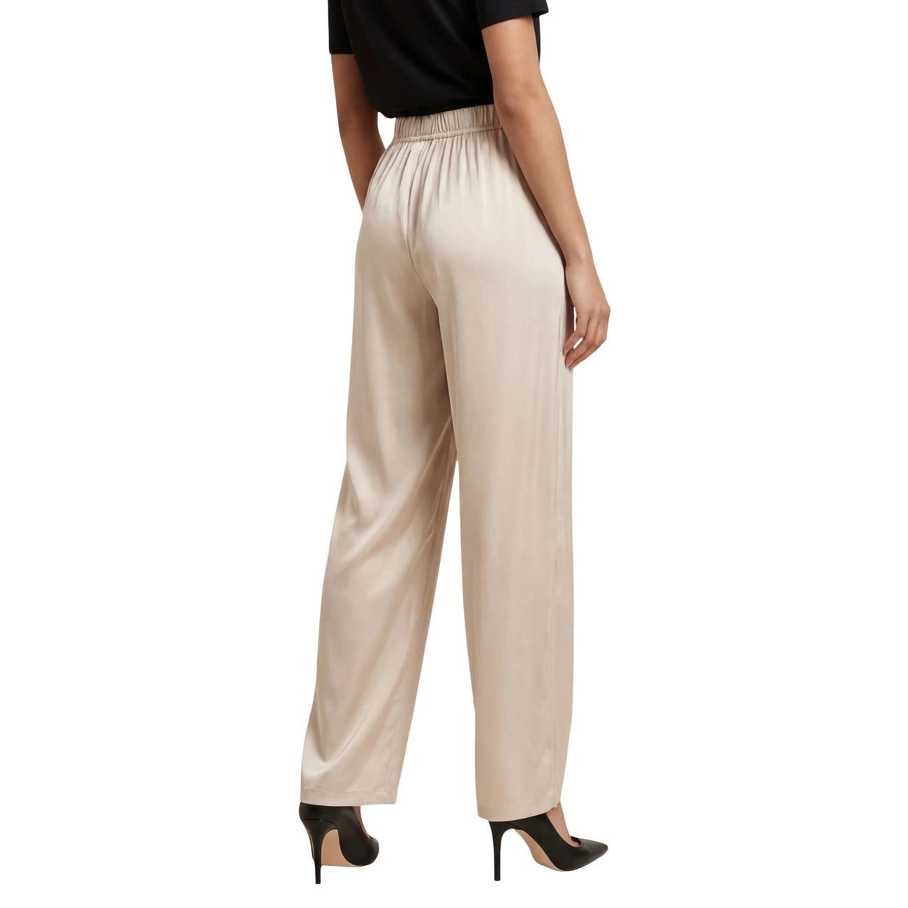 Pantaloni beige Only Onlzora Mika, vestibilità ampia con coulisse in vita e taglio dritto; tessuto leggero e sostenibile, stile casual-chic perfetto per ogni silhouette. Vista posteriore 