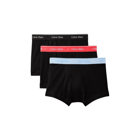 Pack 3 Boxer Trunk CK; Nero. 100% Cotone premium, fascia elastica logata, supporto ottimale. Design corto, traspirante e resistente. Un classico indispensabile per ogni stagione. Confezione da tre 
