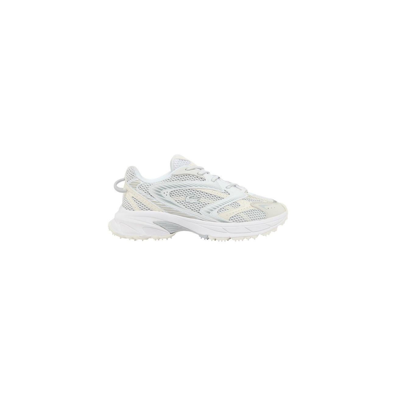 Lacoste L003 Neo Shot; sneakers running-style, materiali eco-friendly (poliestere riciclato), suola chunky sagomata. L'icona fashion-sportiva leggera e traspirante. Colore bianco 