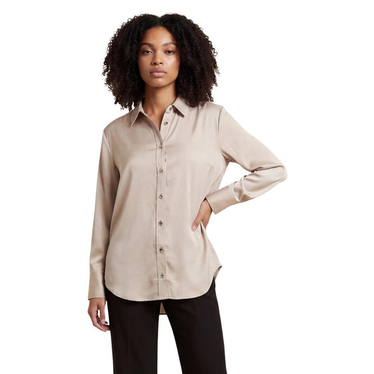 Camicia beige Only Onlzora Mika, misto viscosa e poliestere riciclato, maniche lunghe e chiusura a bottoni; tessuto morbido e traspirante dalla vestibilità confortevole. Vista frontale 