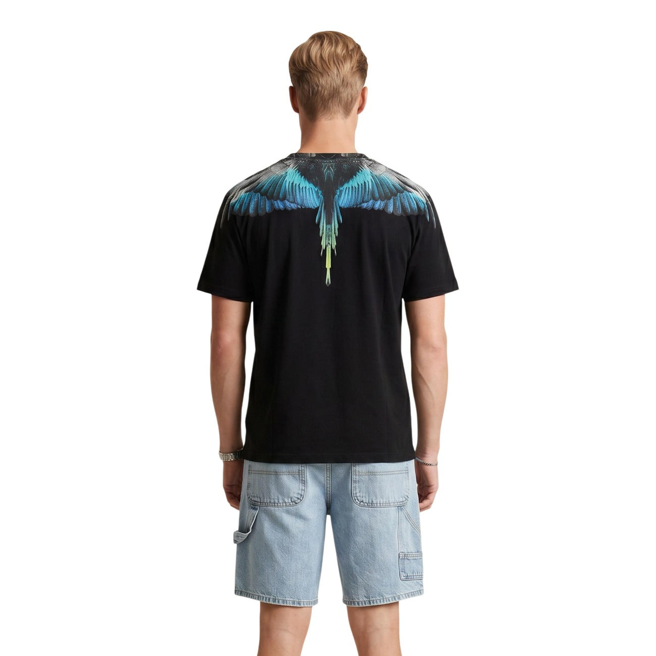 T-shirt County Of Milan; Nero. 100% Cotone premium. Iconica stampa ali su spalle e petto, vestibilità regular, girocollo. Stile urban-chic iconico, stagione 2026. Posteriore 