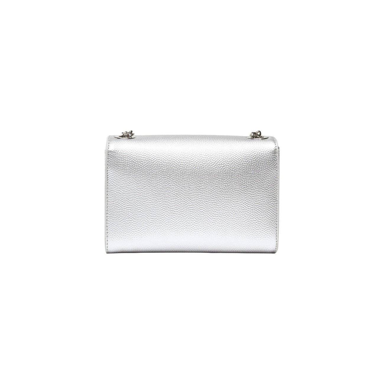 Pochette Valentino Divina; 100% Poliuretano. Logo V con frange metalliche, tracolla a catena oro, chiusura magnetica. Accessorio glamour compatto per smartphone e nécessaire. Colore argento vista posteriore 