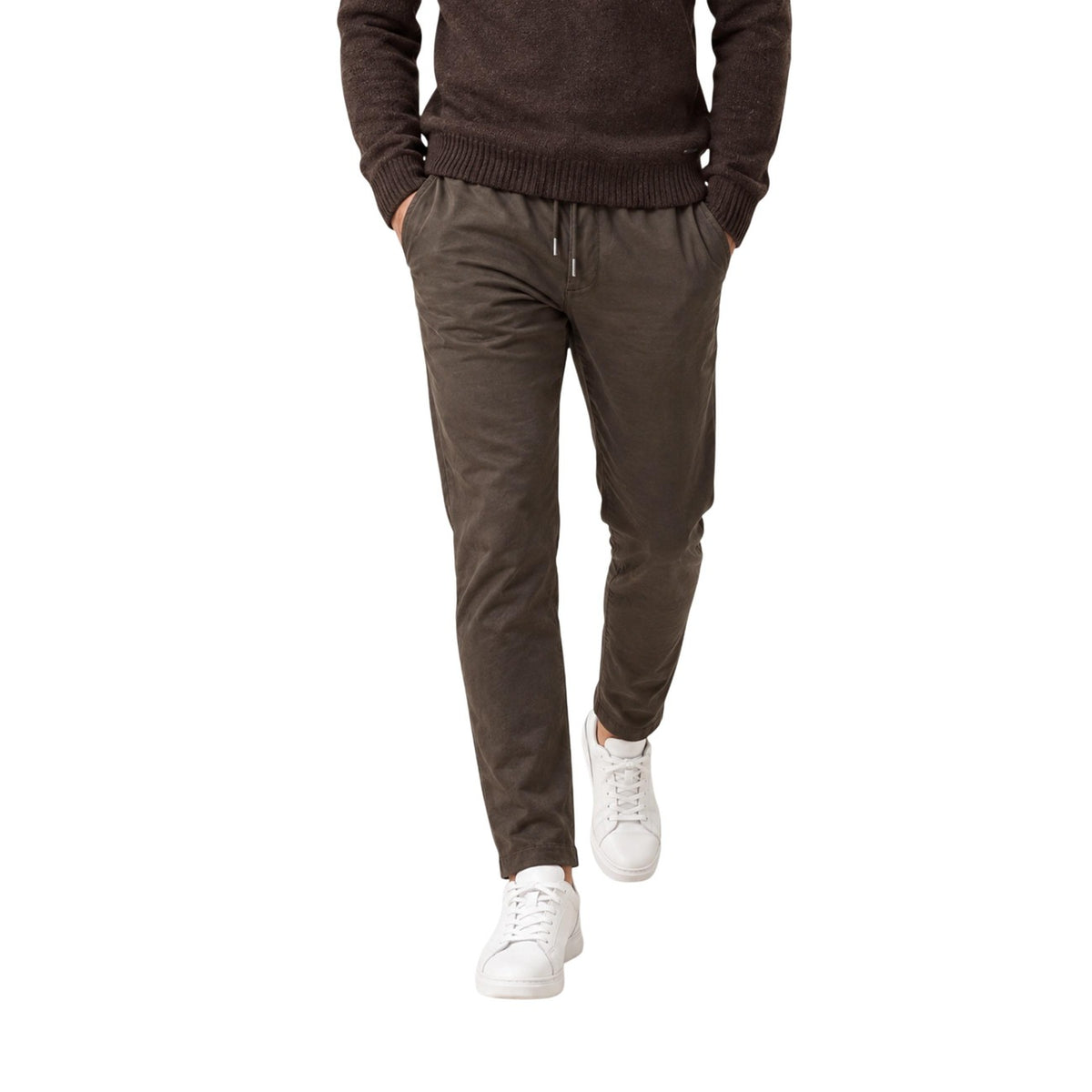 Pantalone marrone uomo coulisse Gianni Lupo GL5109BD-F26. Pantaloni casual mezza stagione in cotone elasticizzato con vita elasticizzata.