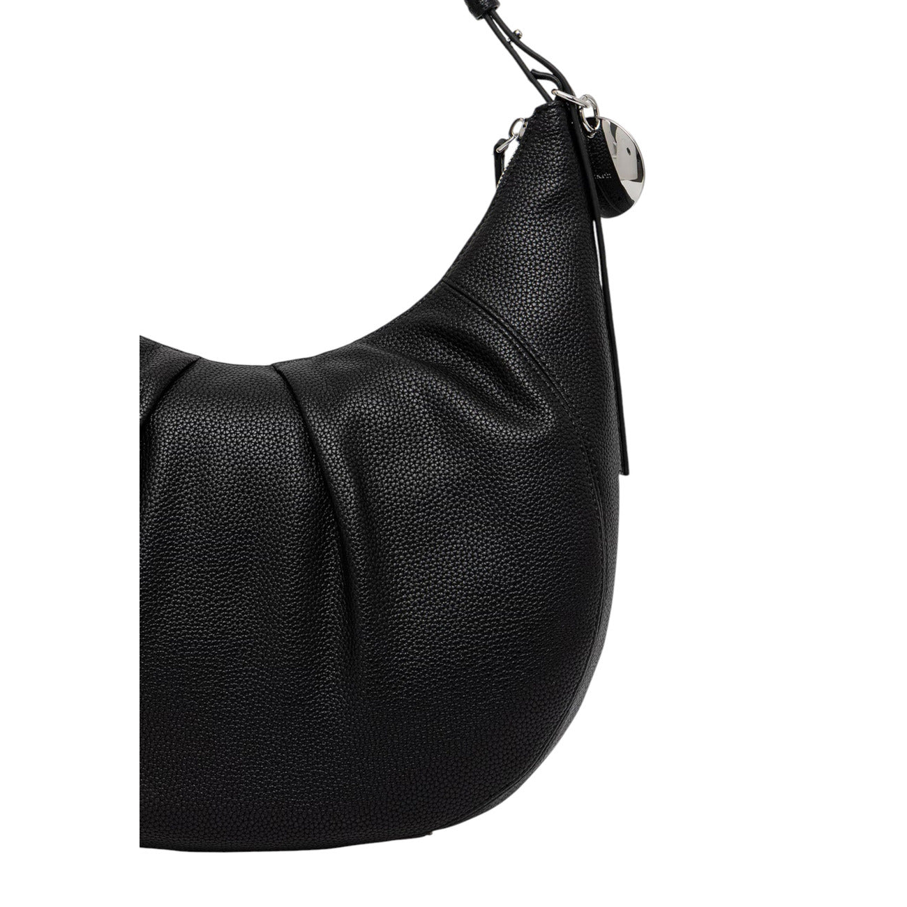 Borsa a Spalla Donna Calvin Klein Engraved; Nero. 100% Poliuretano effetto martellato, chiusura zippata, manico regolabile e finiture metalliche logate. Misure capienti (33x33 cm), stile minimalista 4 stagioni.