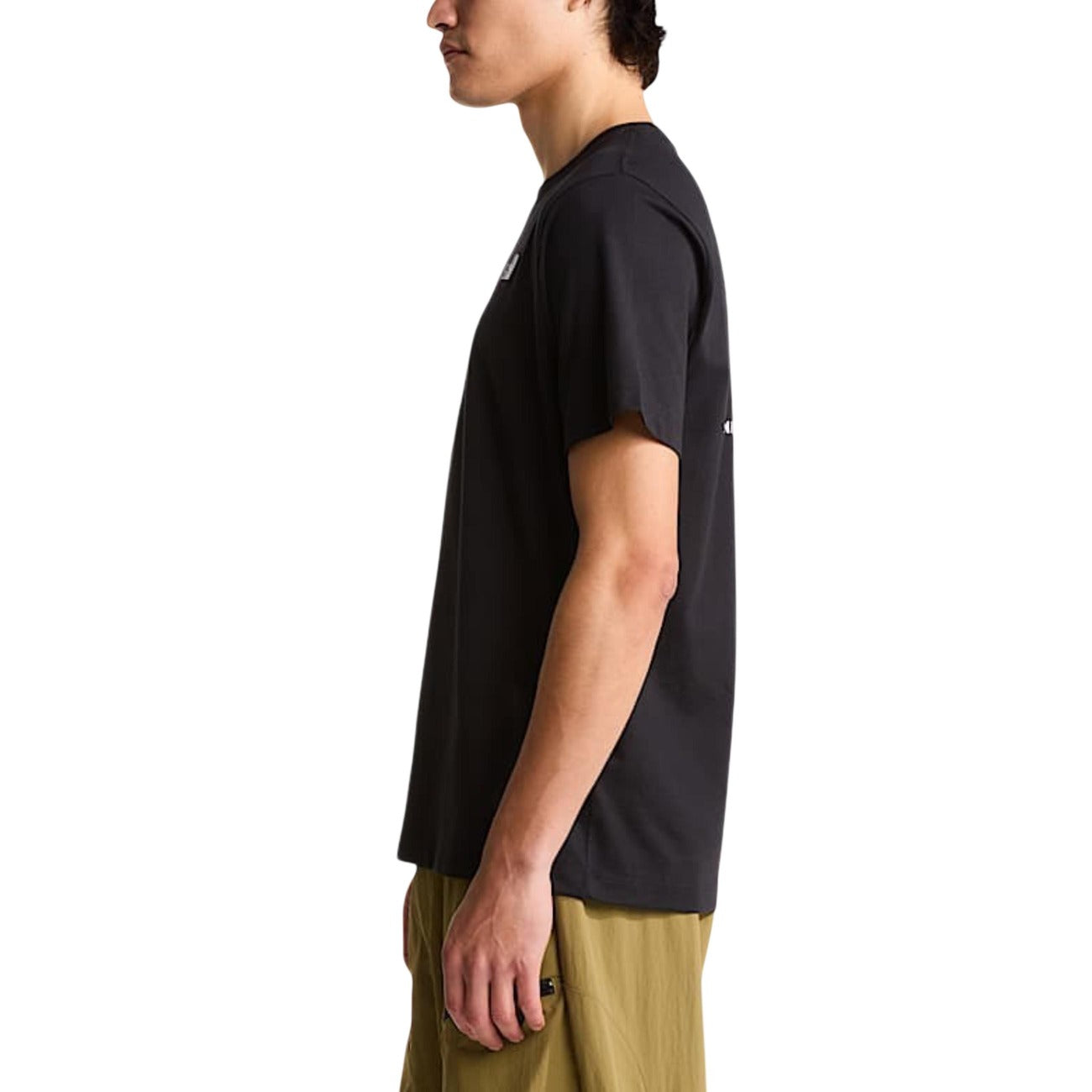 T-shirt The North Face uomo nera manica corta - vista laterale indossata da modello