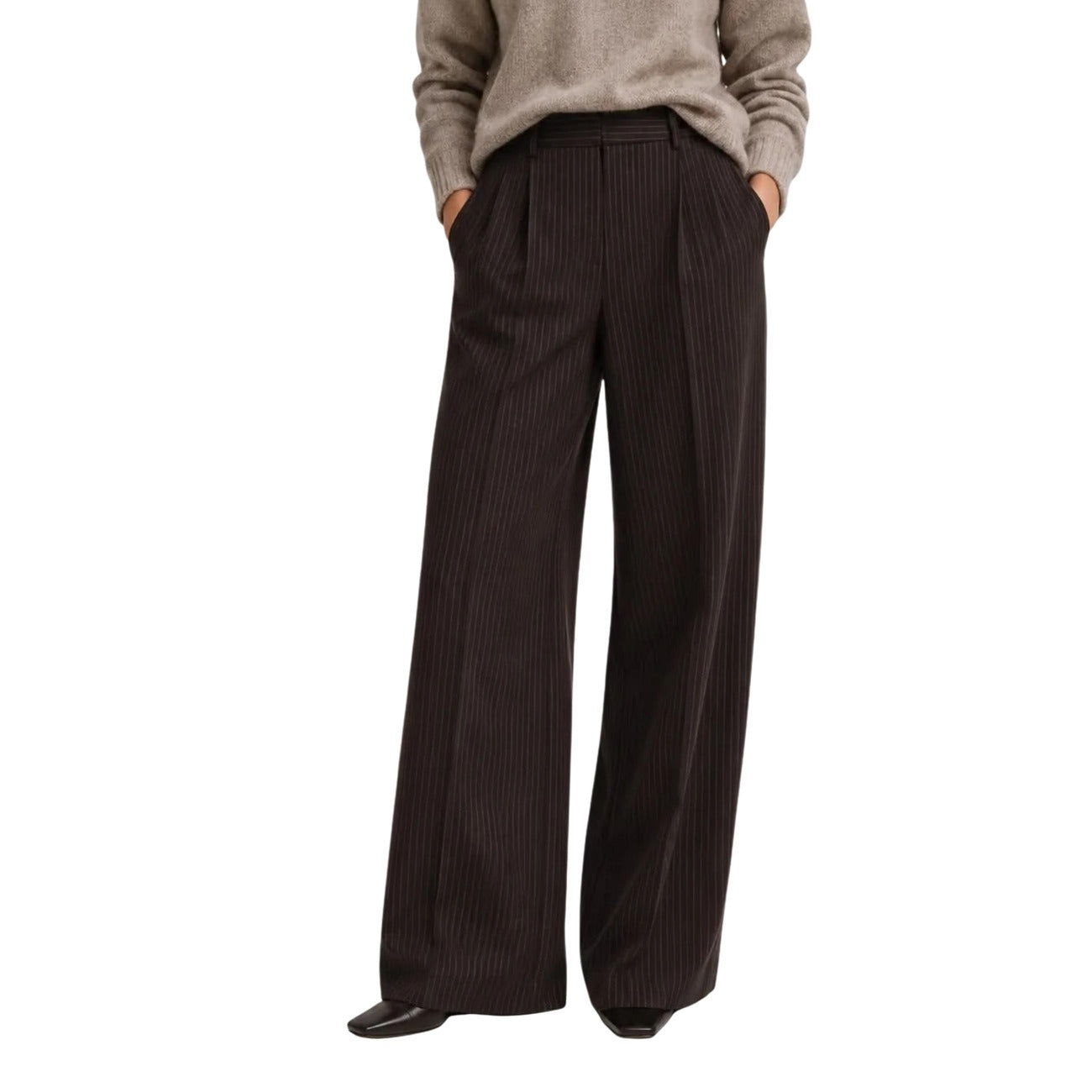 Pantaloni gessati marroni donna Only Onlzina 15382217. Pantaloni eleganti a gamba larga in poliestere, viscosa ed elastan con gessatura verticale e vita regular fit.