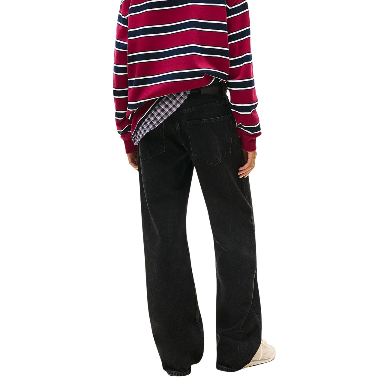 Jeans Tommy Hilfiger Jeans donna neri a zampa con zip e bottone - vista posteriore retro indossati da modello figura intera
