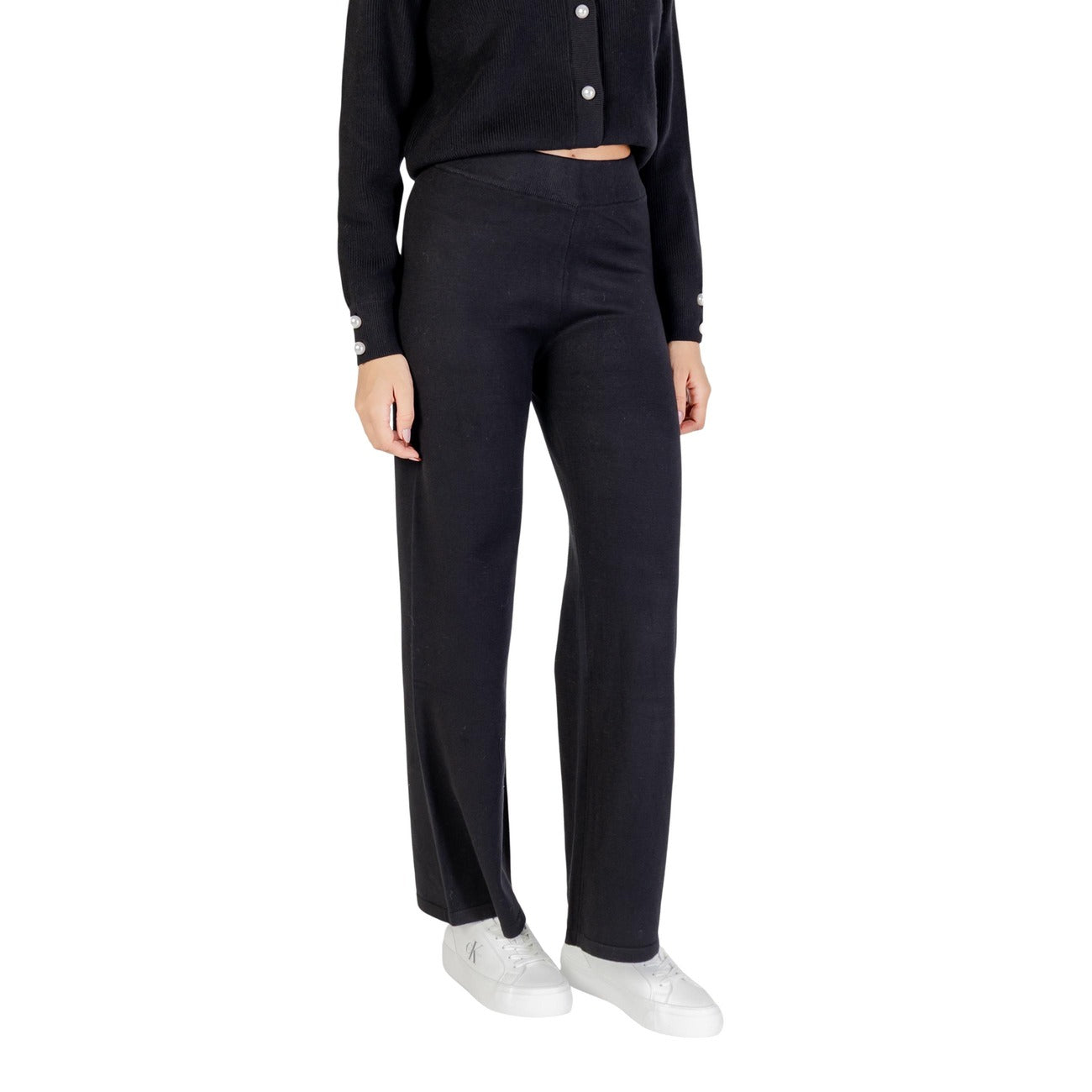 Pantaloni Palazzo Neri Choral; Made in Italy. Tessuto in viscosa pesante, gamba larga, anti-piega. Eleganza sartoriale e comfort termico per la stagione fredda. Il passe-partout definitivo. Vista frontale 