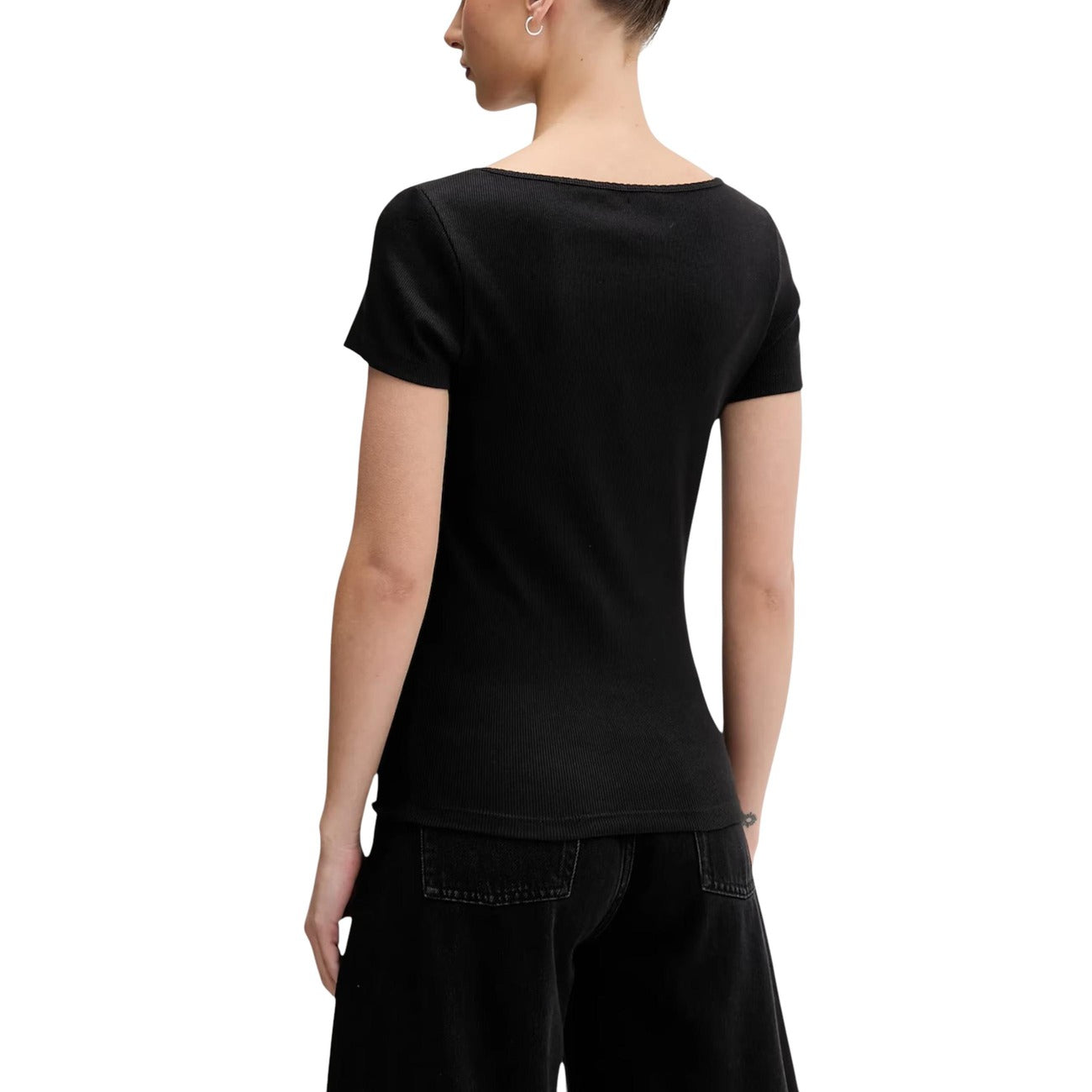T-shirt scollo quadrato Tommy Jeans; nero monocromo, slim fit, 58% cotone e 4% elastan. Design moderno e vestibilità stretch. Vista posteriore 