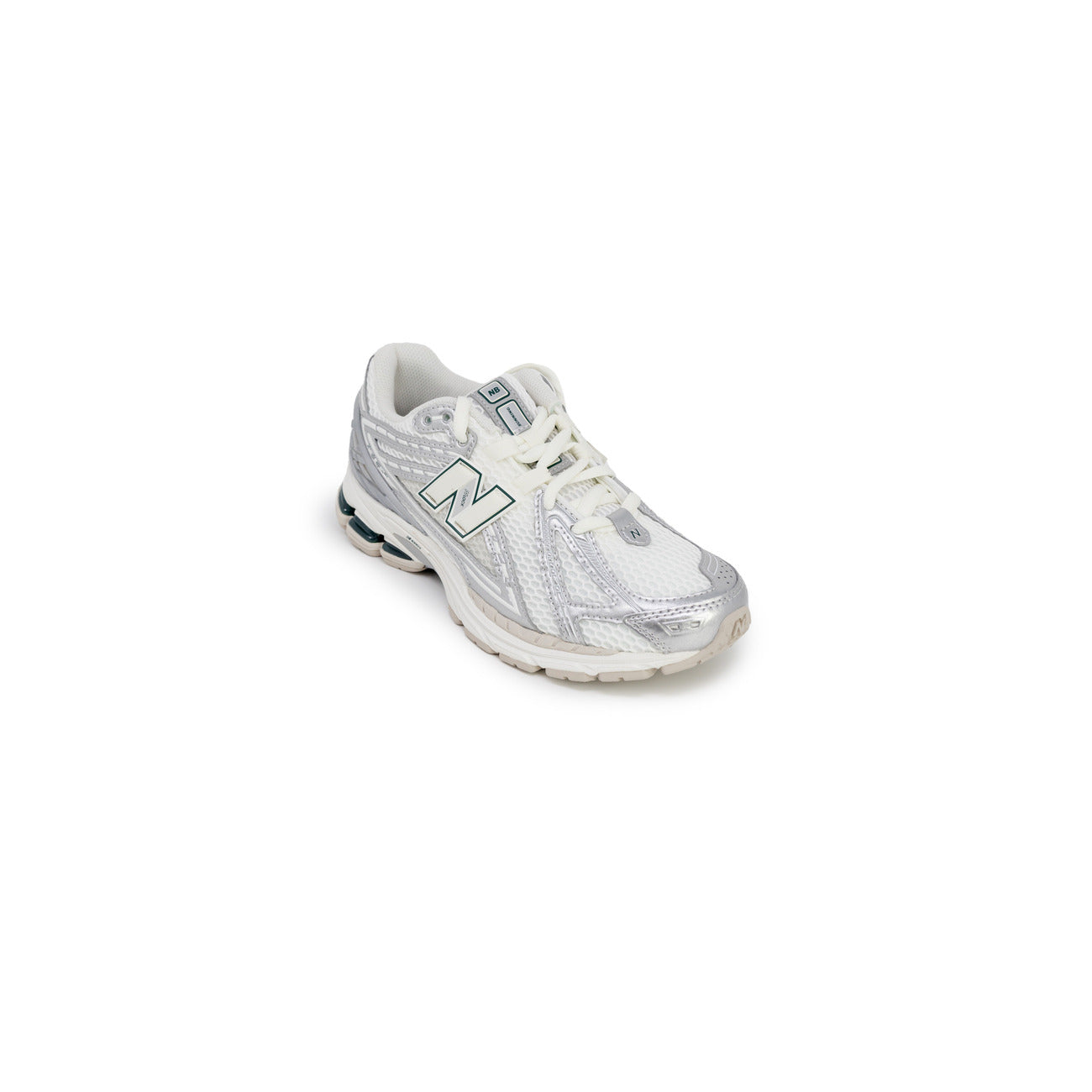 sneaker New Balance 1906R di colore argento e bianco con tomaia in mesh e materiale sintetico vista frontale 